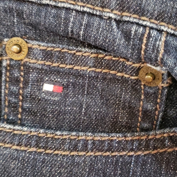 🎉HP🎉 Tommy Hilfiger bootcut jeans, size 4 - Picture 5 of 9